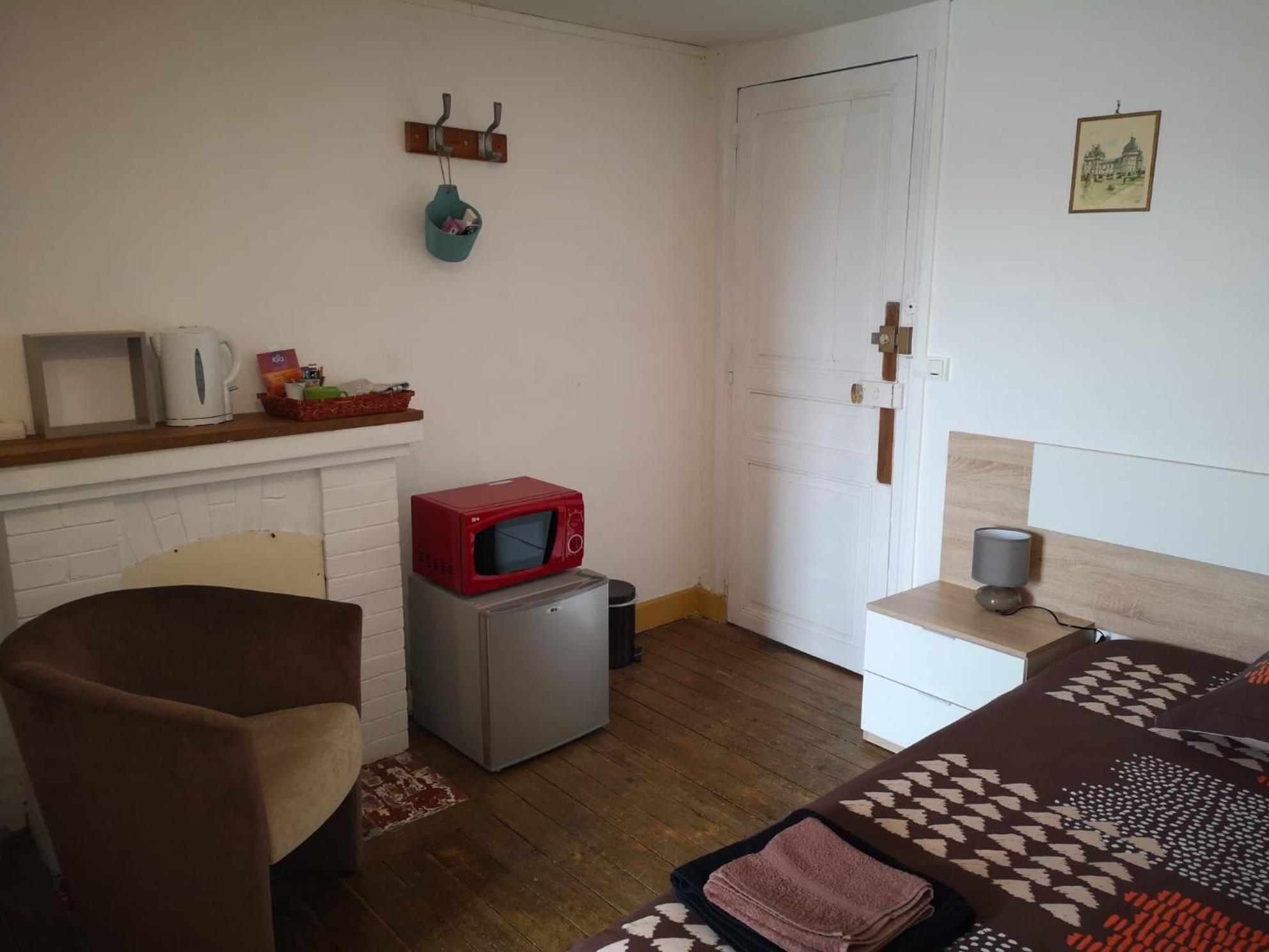 Chambres Avec Salle De Bains Et Cuisine En Centre Ville Argenton Sur Creuse Экстерьер фото